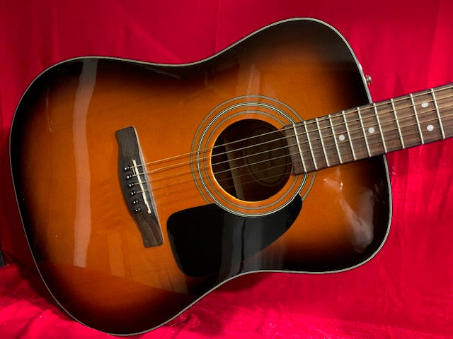Fender CD 60 Dreadnought w/Case