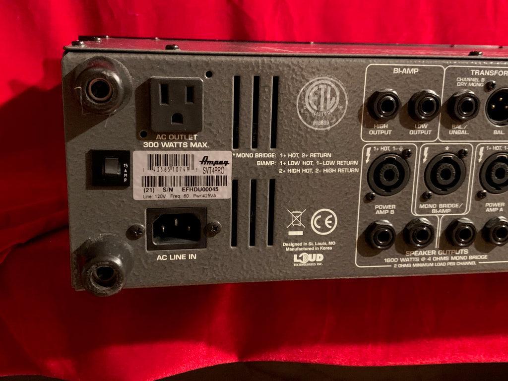 Ampeg SVT-4 PRO Tube Bass Amp Head (pre-owned)
